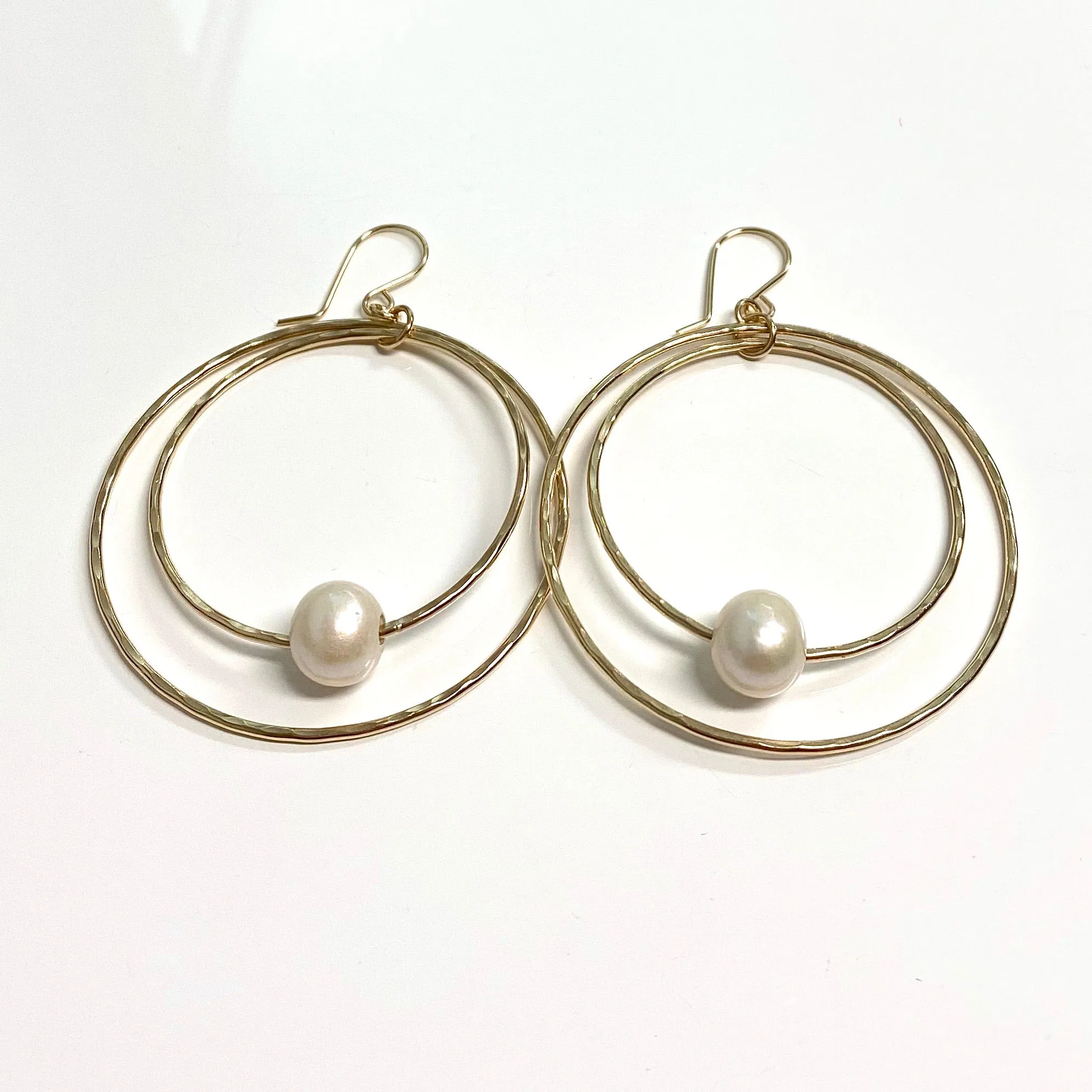 Earrings MOMILANI - white Edison pearls (R585)