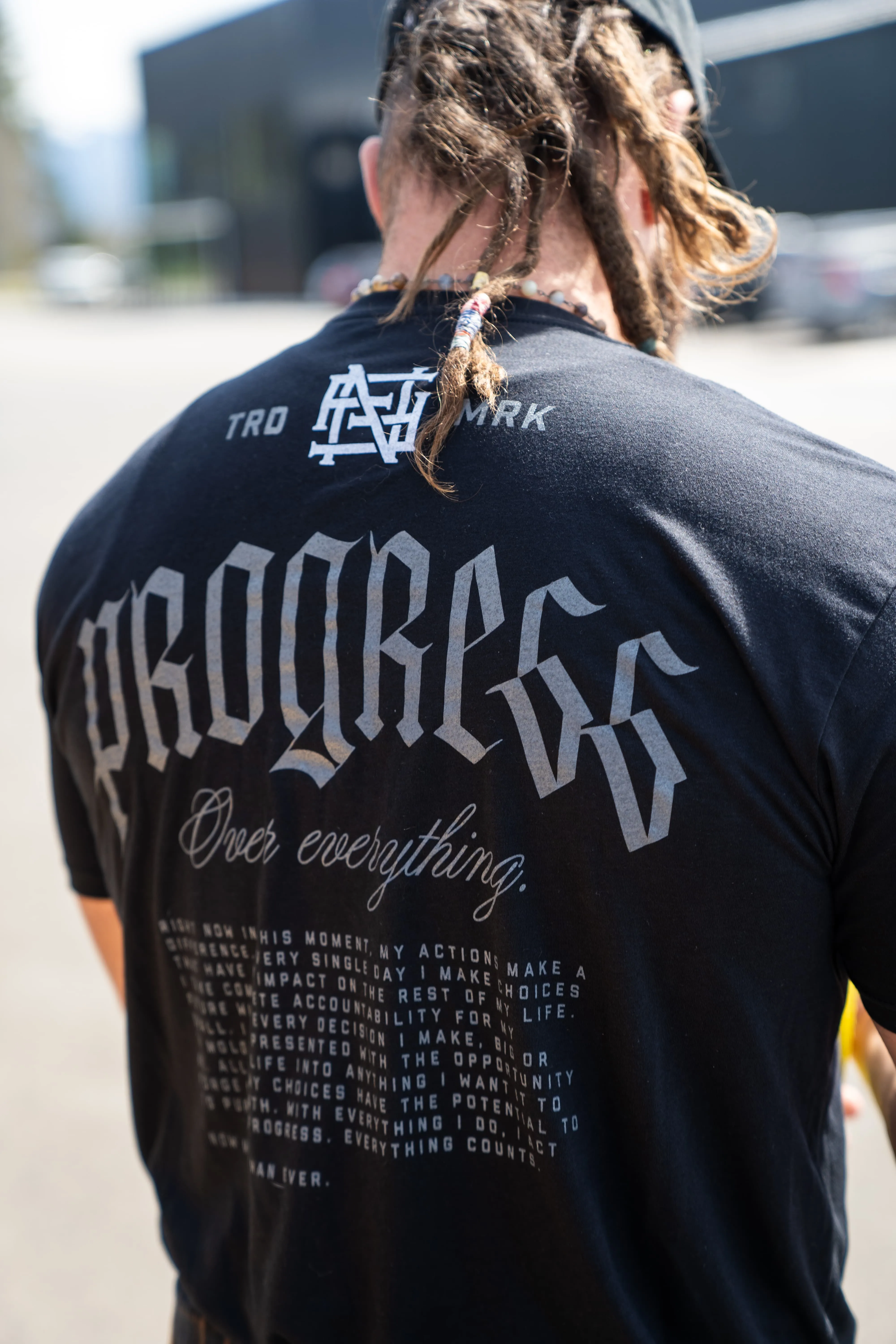 PROGRESS TEE - BLACK