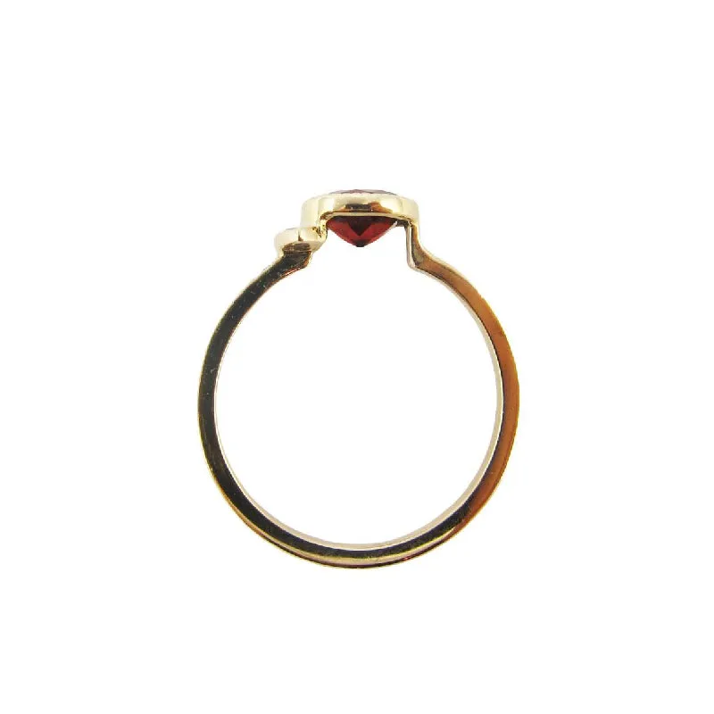 Round Garnet Deco Ring