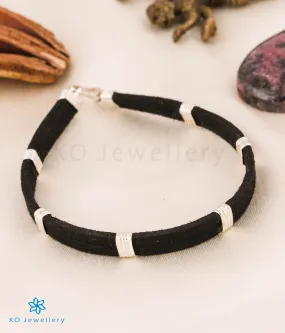 The Prakrit Silver Bracelet (Black)